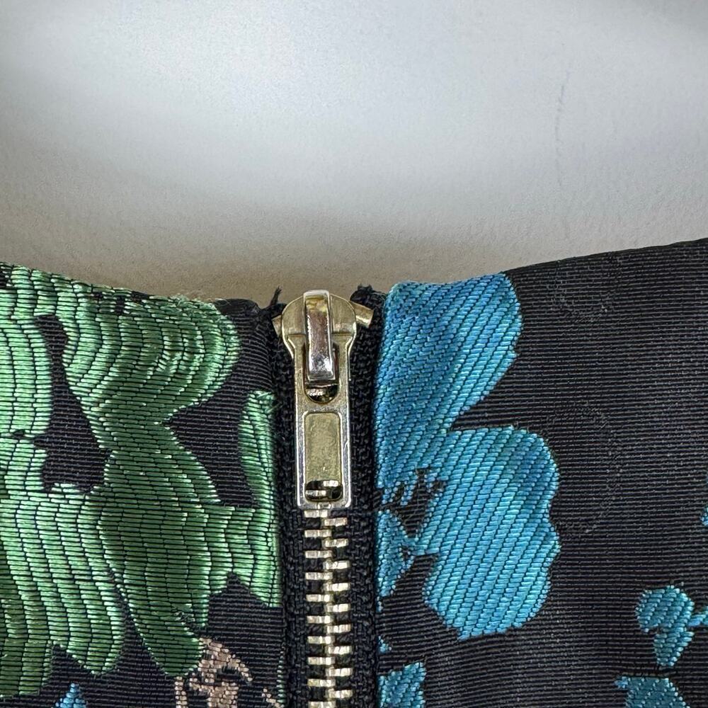 Louche Luxe Women’s 14 Black Green Gold Blue Floral Brocade Sleeveless Top New — image 4 of 8